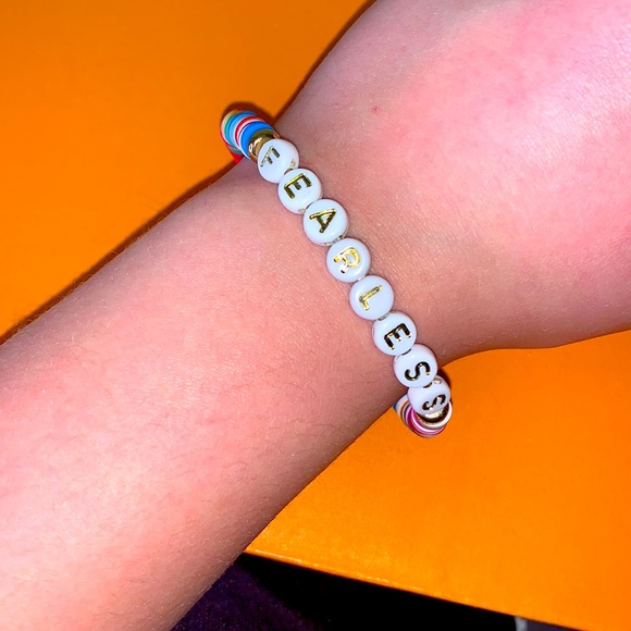Aesthetic “fearless” colorful clay bead bracelet - Picture 5 of 5